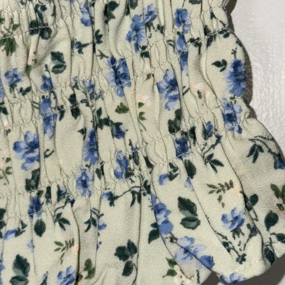 Abercrombie & Fitch Off-The-Shoulder Smocked Puff Sleeve Top | size XS - Picture 3 of 4